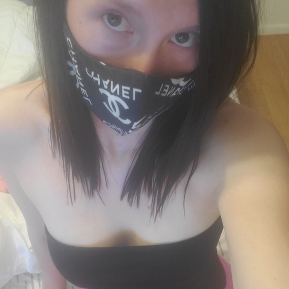 Meet your Posher, Leah(posh ambassador) - Picture 2 of 2